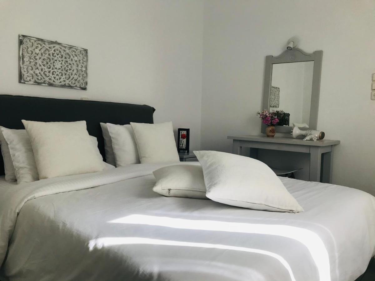 Studio Apartment Violetta At Livadia Beach ปาริเกีย ภายนอก รูปภาพ